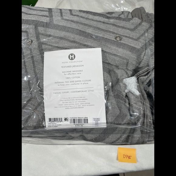 NIB Hotel Collection‎ Textured Hexagon King Duvet Only in Grey - Picture 2 of 11